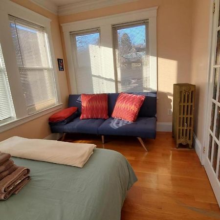 Near Train Station Gorgeous 3-Bedroom Apartment With Patios Boston Zewnętrze zdjęcie