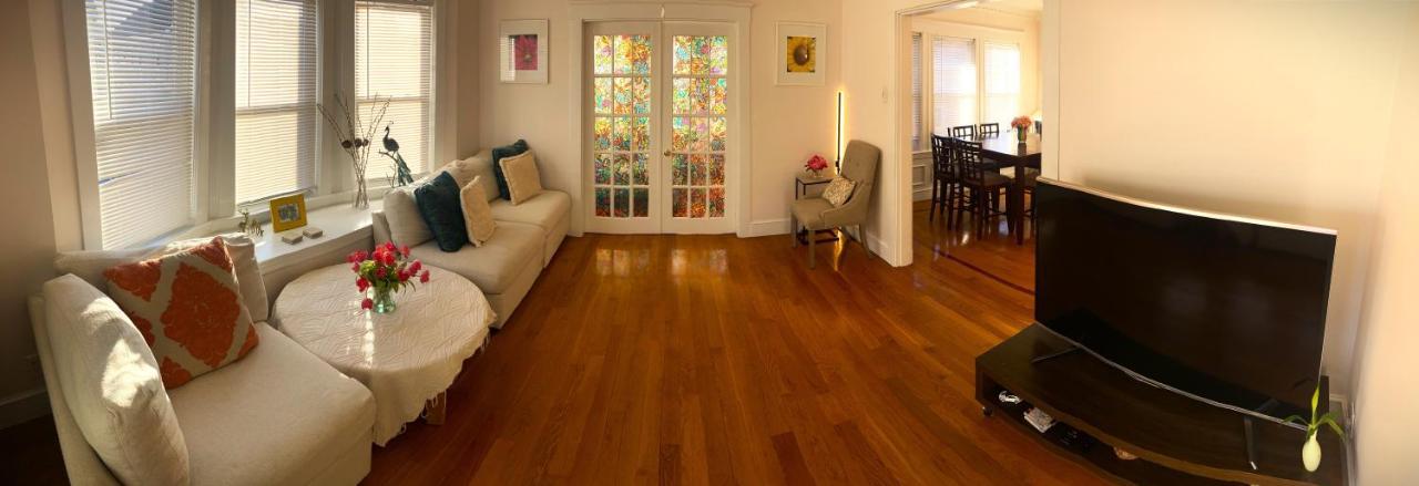 Near Train Station Gorgeous 3-Bedroom Apartment With Patios Boston Zewnętrze zdjęcie
