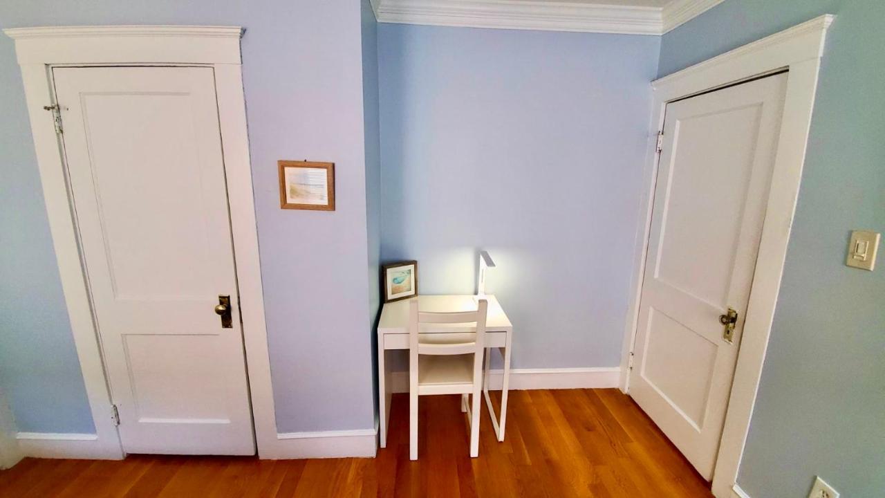 Near Train Station Gorgeous 3-Bedroom Apartment With Patios Boston Zewnętrze zdjęcie