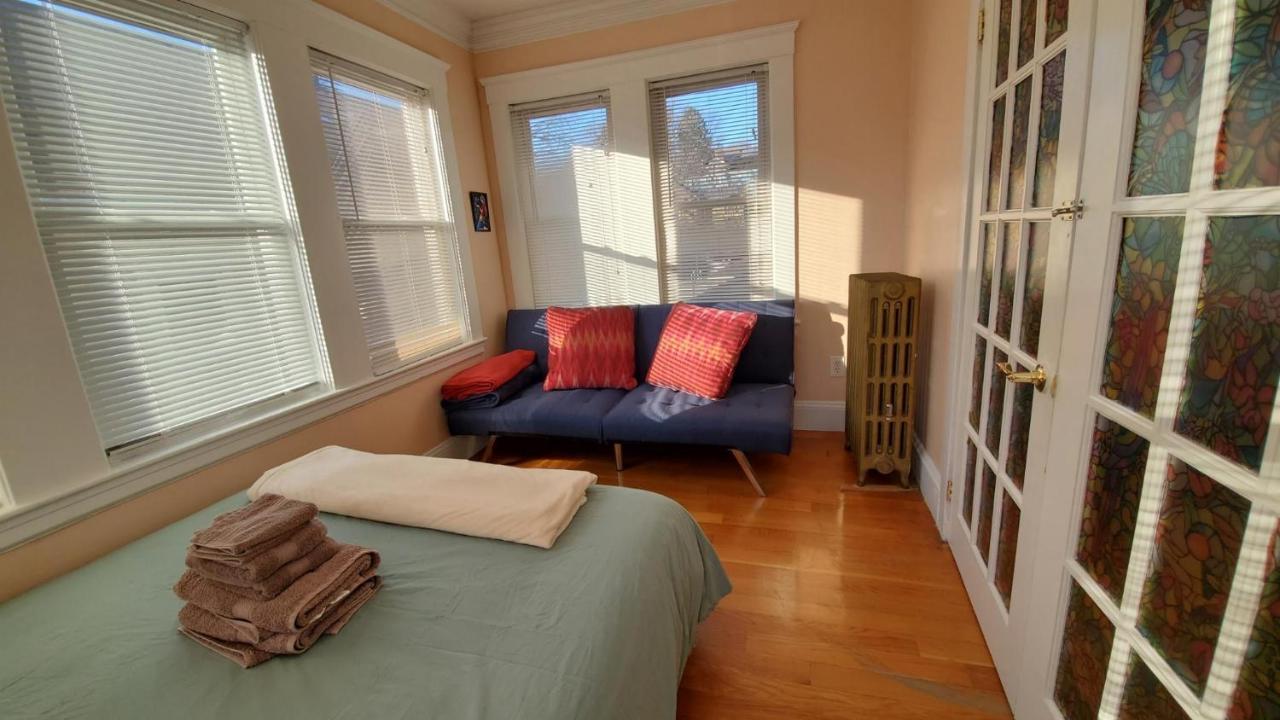 Near Train Station Gorgeous 3-Bedroom Apartment With Patios Boston Zewnętrze zdjęcie